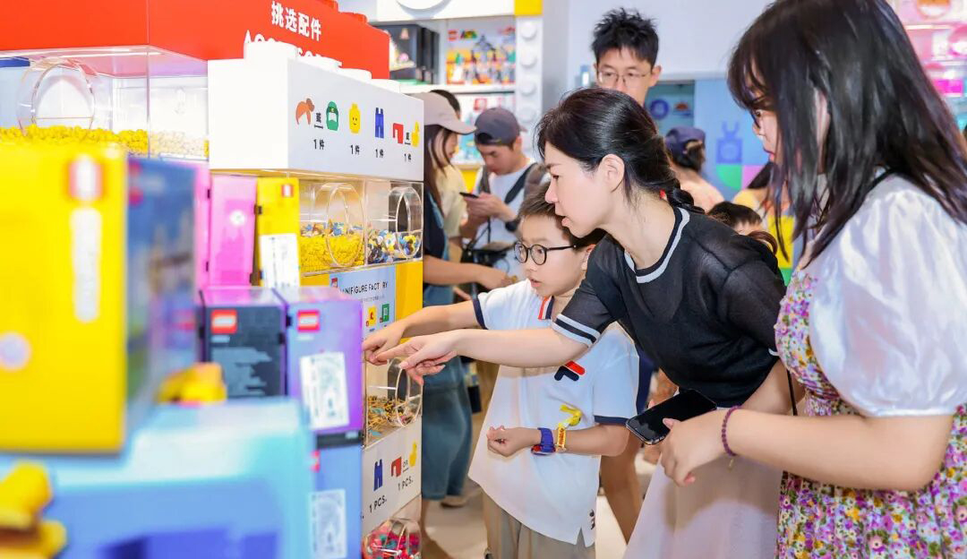 泡泡玛特被员工吐槽太贵，为何年轻人却排队买